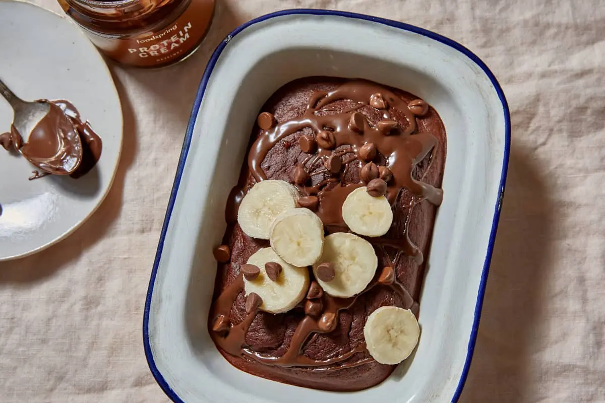 Torta con farina di avena al cioccolato e banana